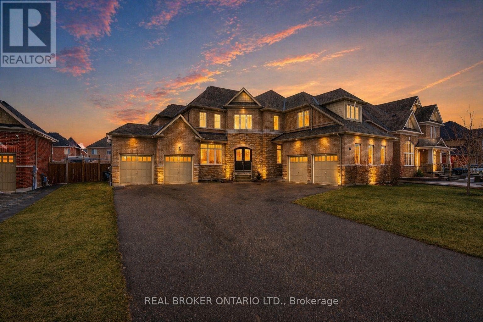 56 REDMOND CRESCENT in 