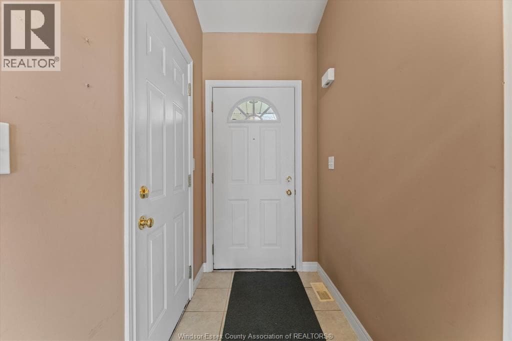 3718 PRAIRIE COURT, Windsor — photo 5