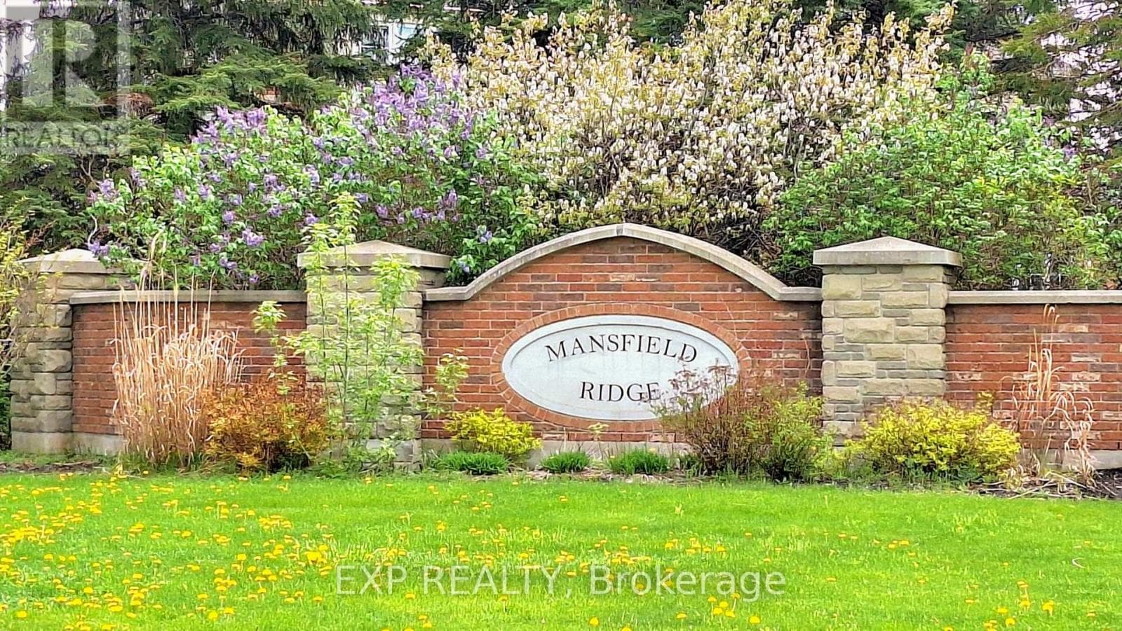 42 SOMERVILLE CRESCENT, Toronto — photo 3