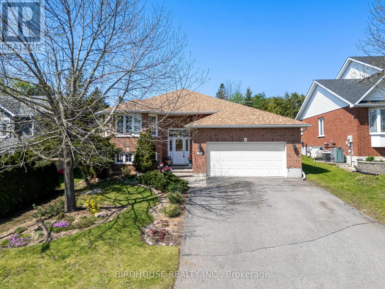 2309 SUMAC STREET in Kawartha Heights