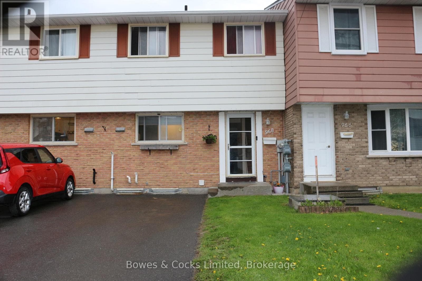 968 OAKVIEW AVENUE, Central Lakes — photo 2