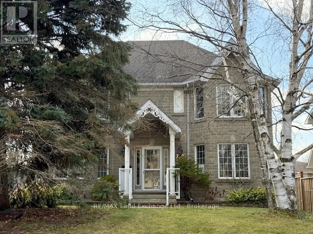 750 MCPHERSON CRESCENT in 