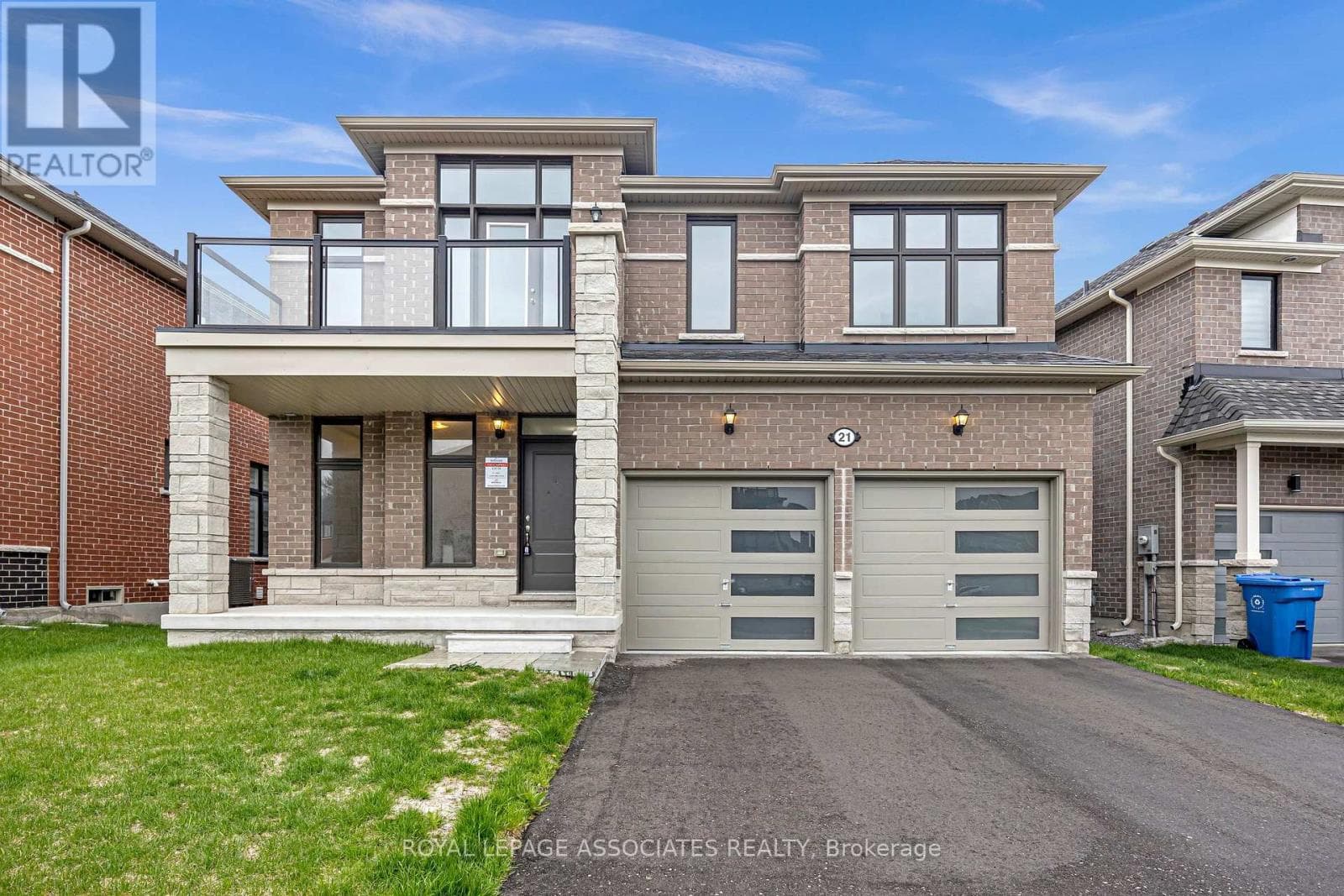 21 JOHN DALLIMORE DRIVE in Keswick South