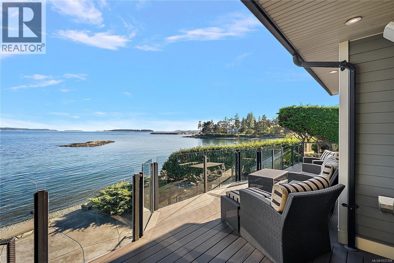 10206 Surfside Pl in 
