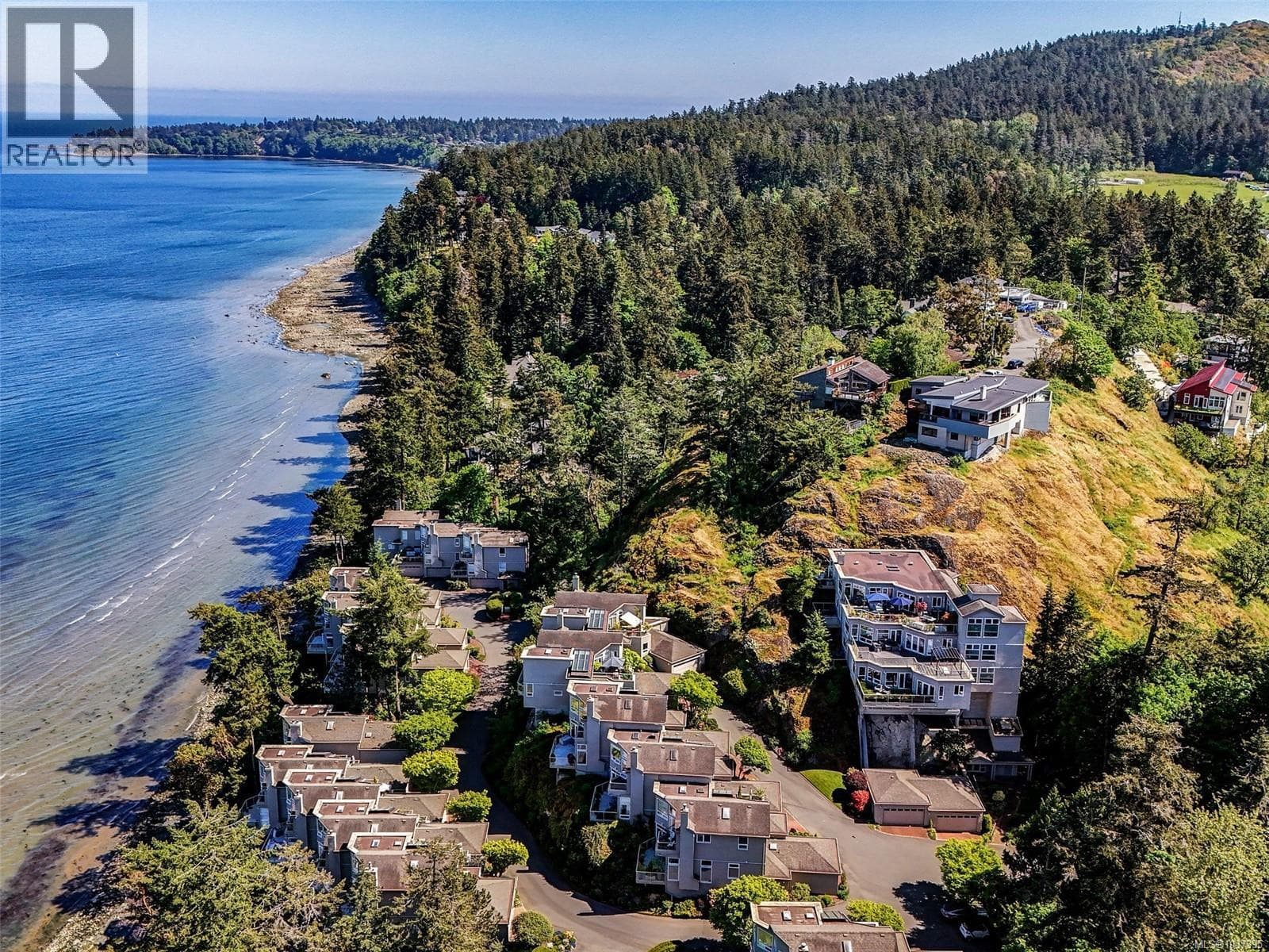 1 4771 Cordova Bay Rd in 