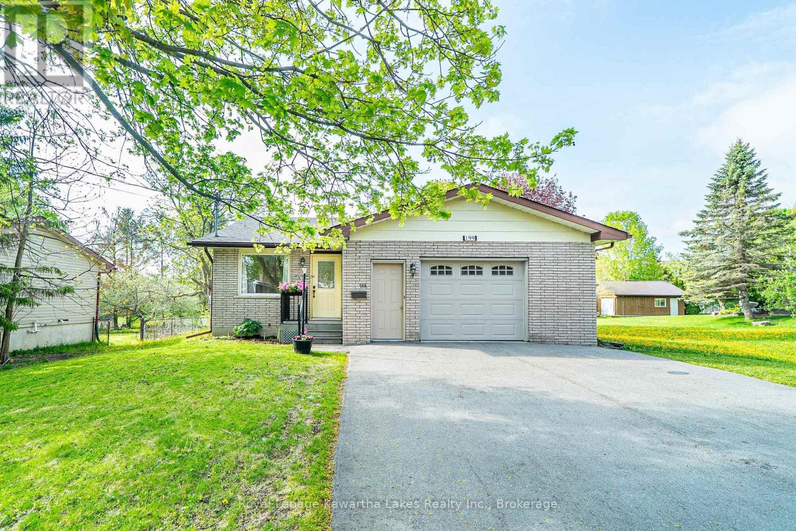 199 MARY STREET W in Lindsay