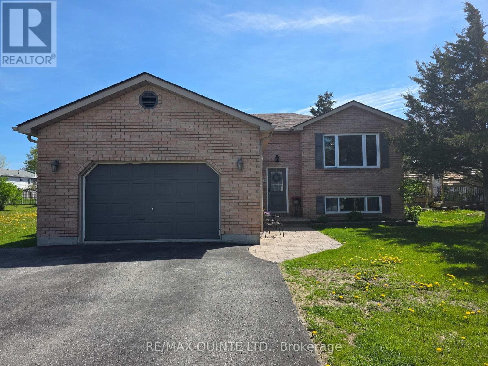 4 HARBOURVIEW CRESCENT, Central Lakes — photo 2