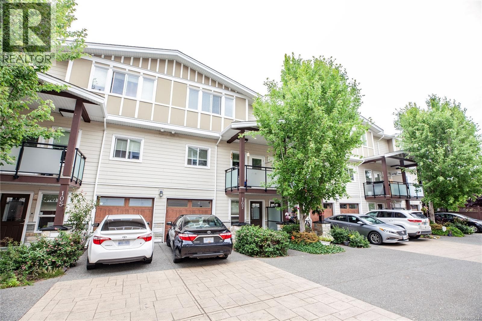 107 2889 Carlow Rd in Station-Centennial Park
