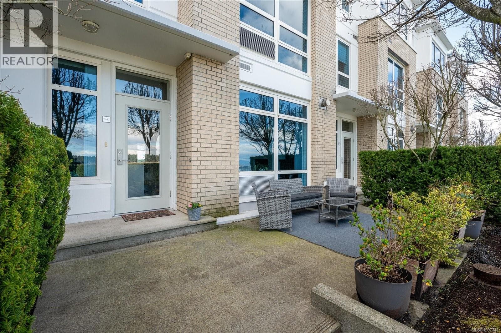 TH10 38 Front St, Vancouver Island — photo 3