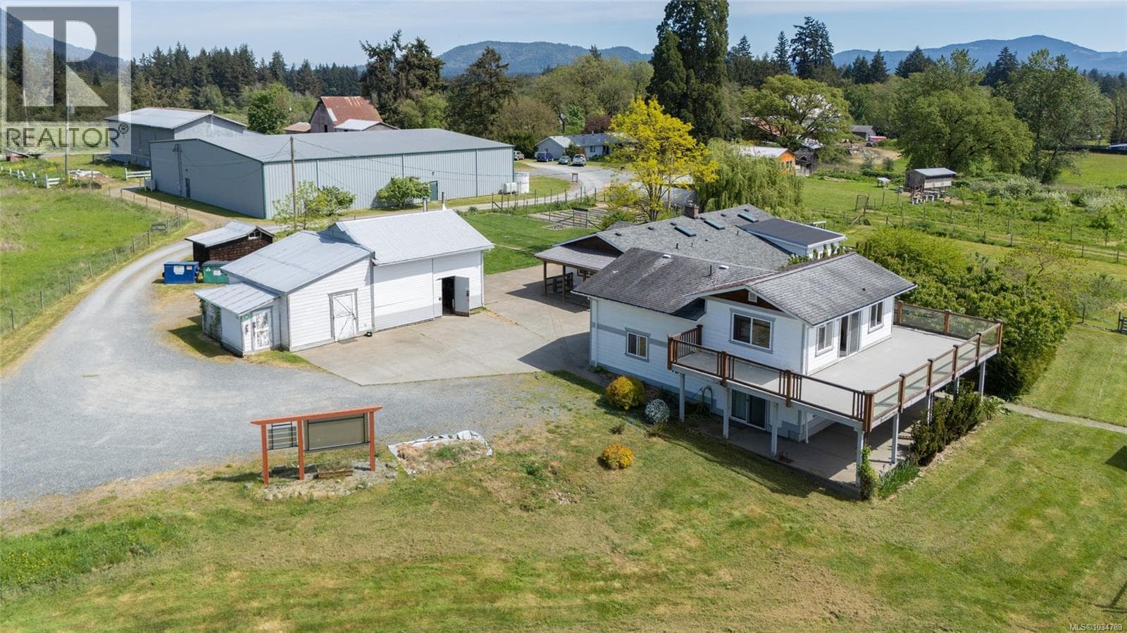 3504 DRINKWATER ROAD, Vancouver Island — photo 4