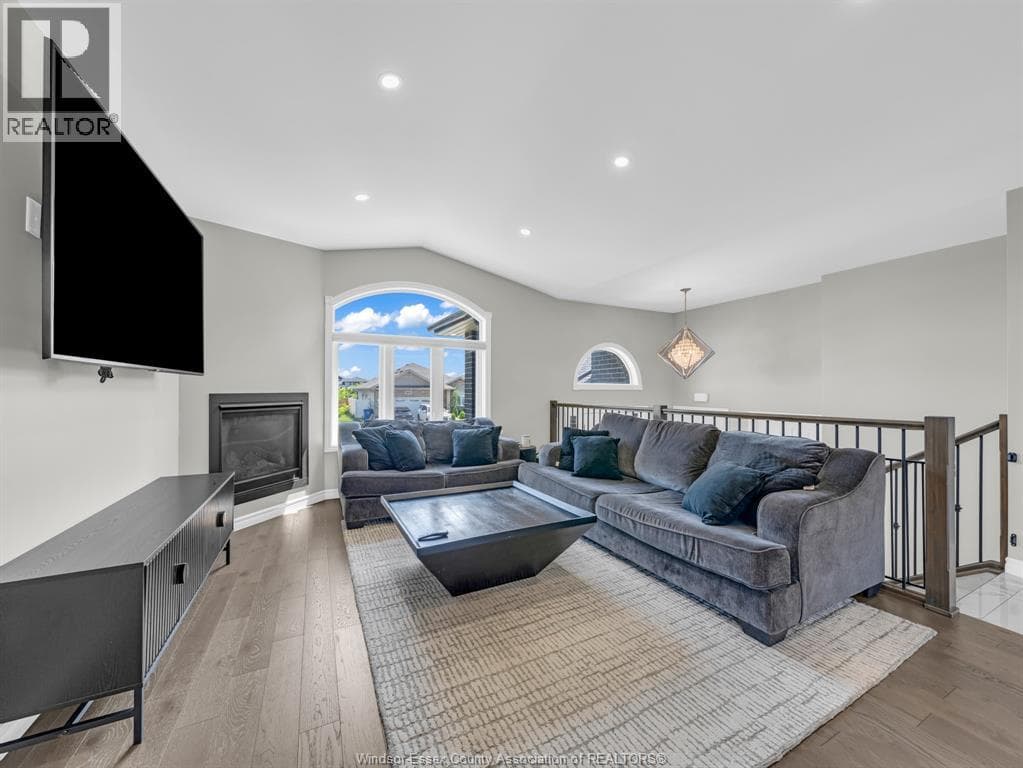 1077 ICEWATER AVENUE, Windsor — photo 4