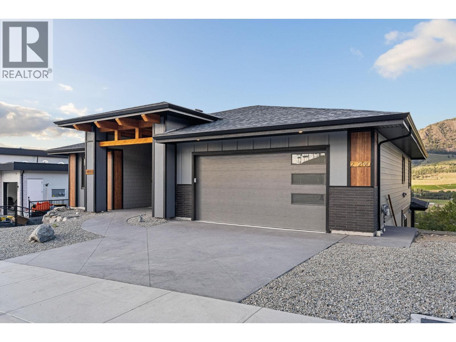 2140 Montenegro Drive, Interior REALTORS® — photo 4