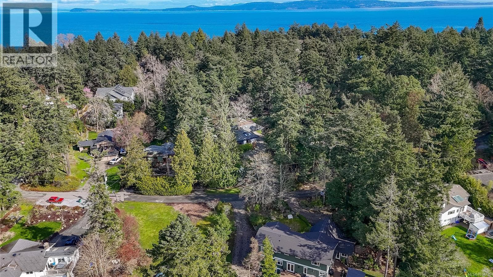 2660 MACDONALD DRIVE EAST, Victoria — photo 5