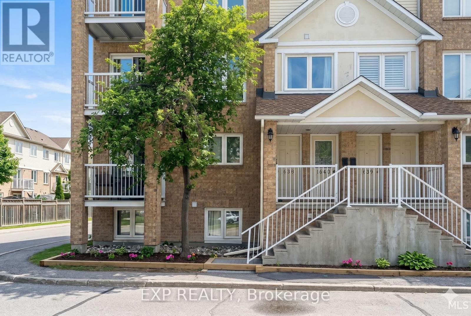 11 - 1639 LOCKSLEY LANE, Ottawa — photo 2