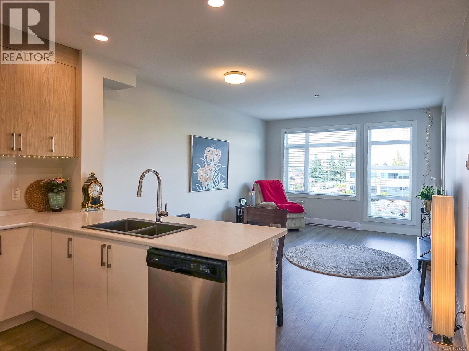 204 6544 Metral Dr, Vancouver Island — photo 2