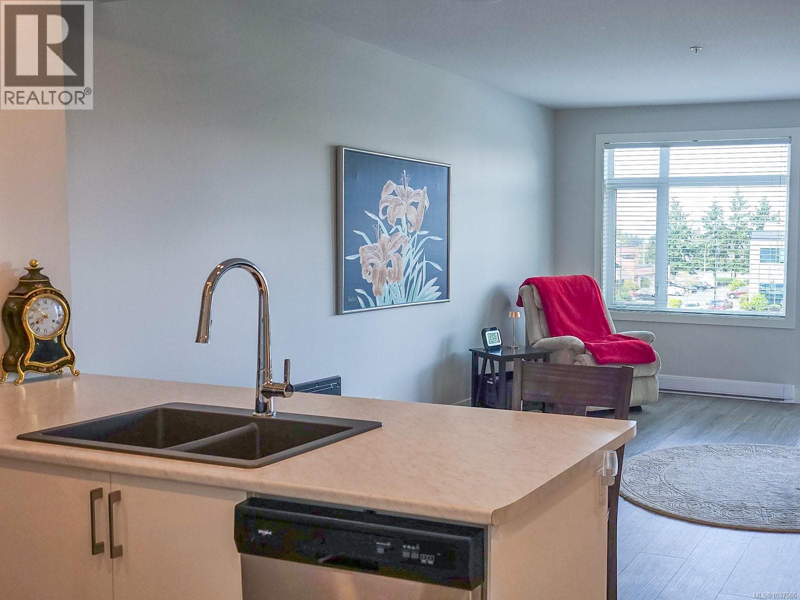 204 6544 Metral Dr, Vancouver Island — photo 3