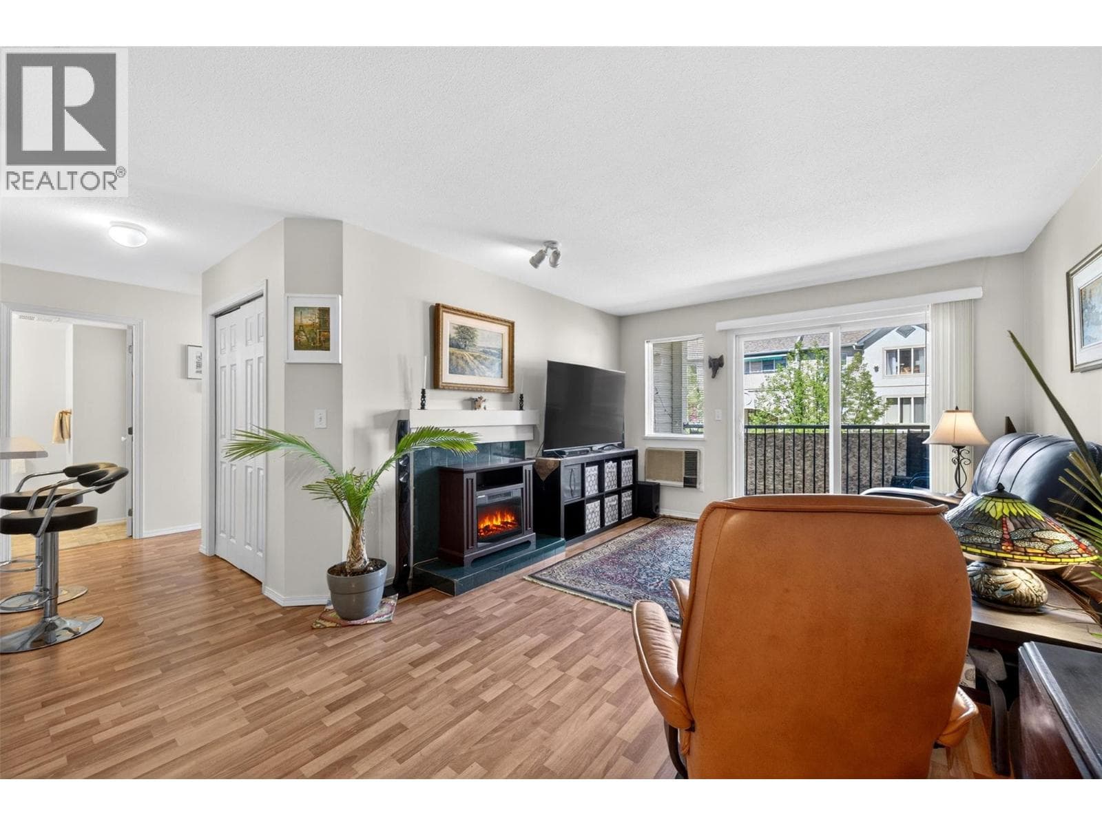 650 3 Street SW Unit# 310, Interior REALTORS® — photo 3