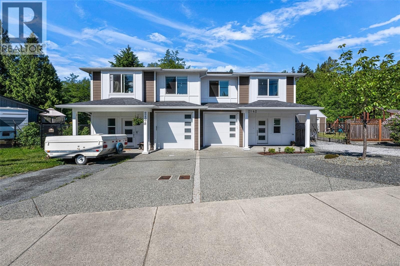 2142 Winfield Dr, Victoria — photo 3