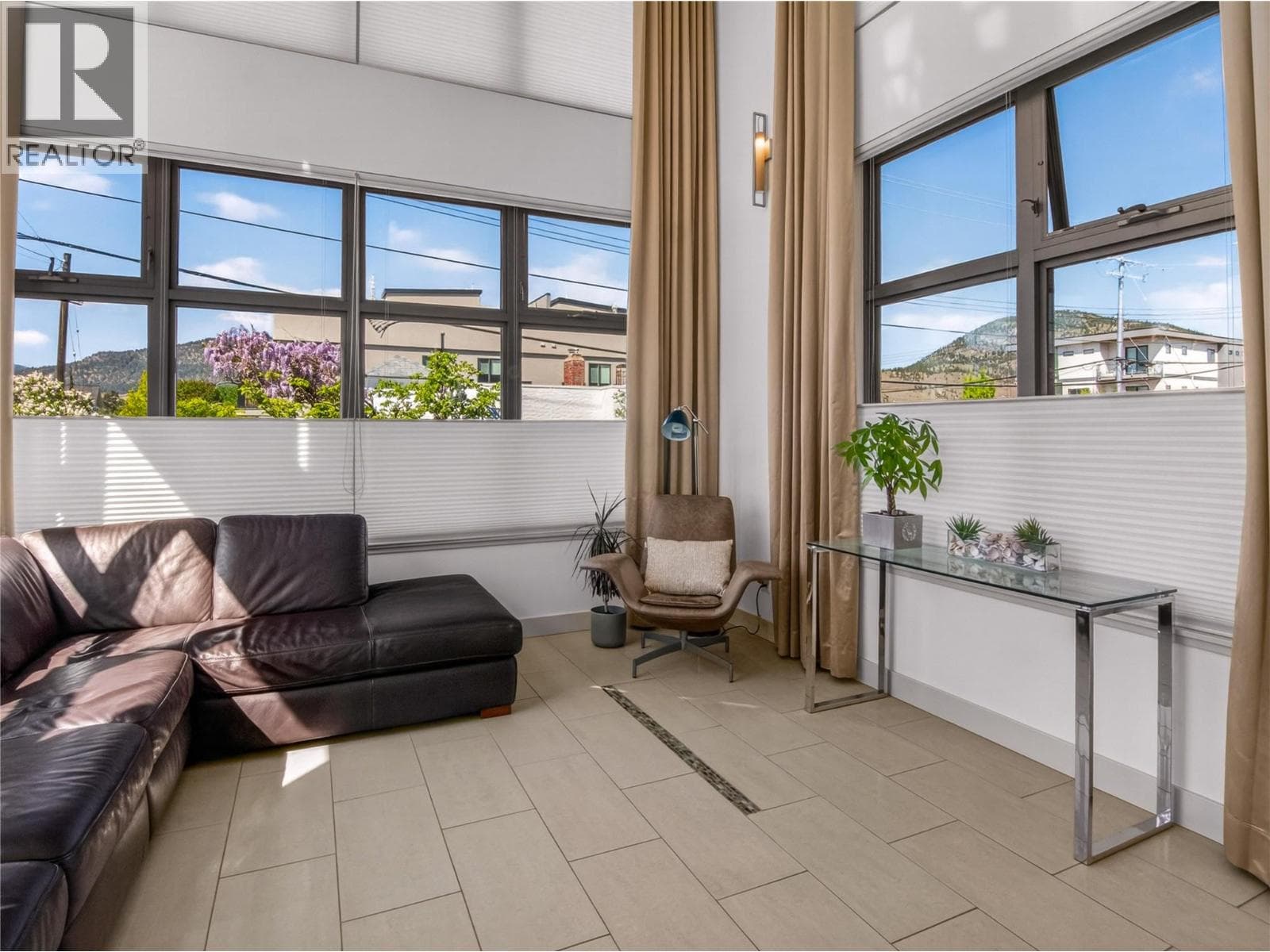 433 Churchill Avenue Unit# 101, Interior REALTORS® — photo 2