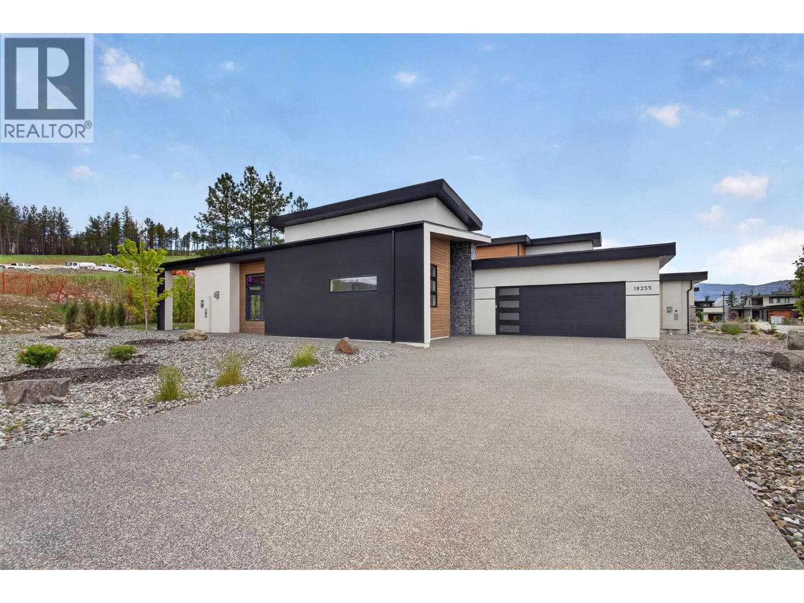 10255 Beacon Hill Drive, Interior REALTORS® — photo 5