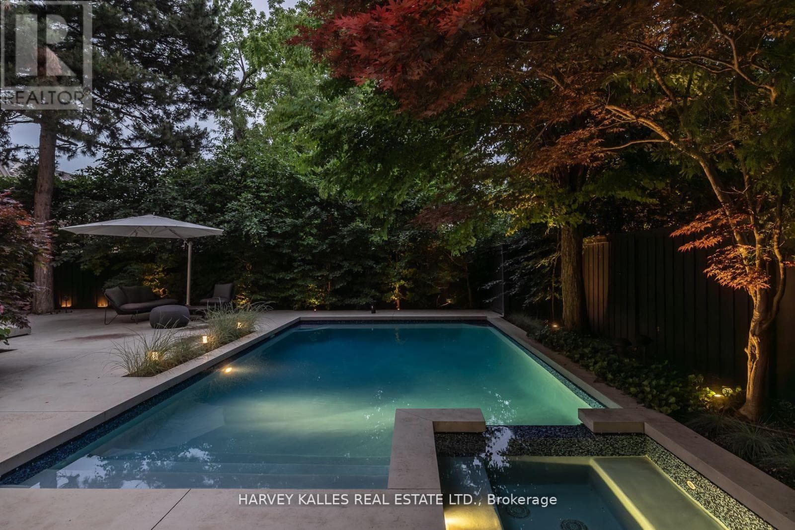 5 DEWBOURNE AVENUE, Toronto — photo 2