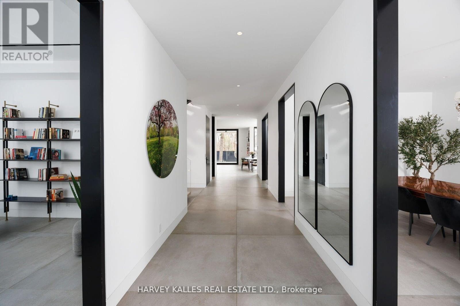 5 DEWBOURNE AVENUE, Toronto — photo 4