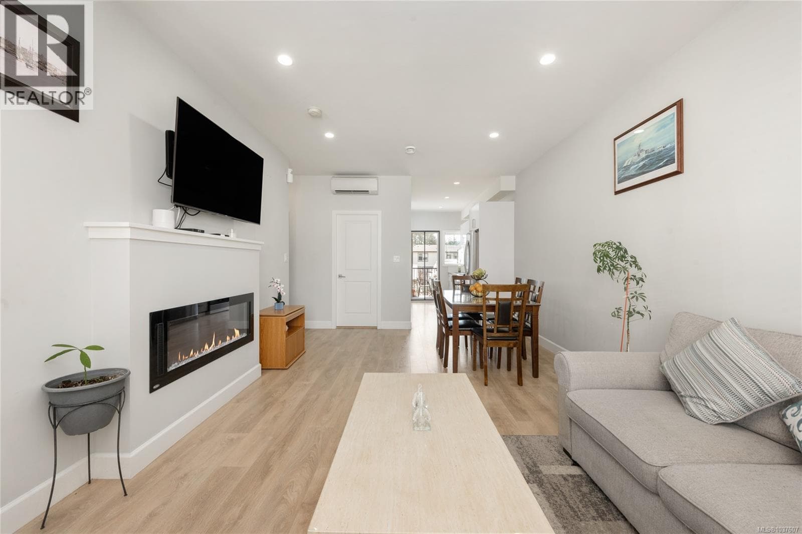 405 3351 Luxton Rd in Sooke Road
