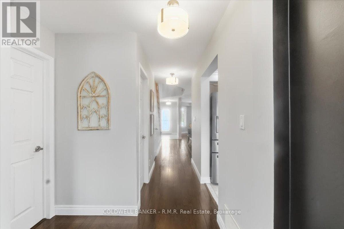 45 ANGIER CRESCENT, Central Lakes — photo 4