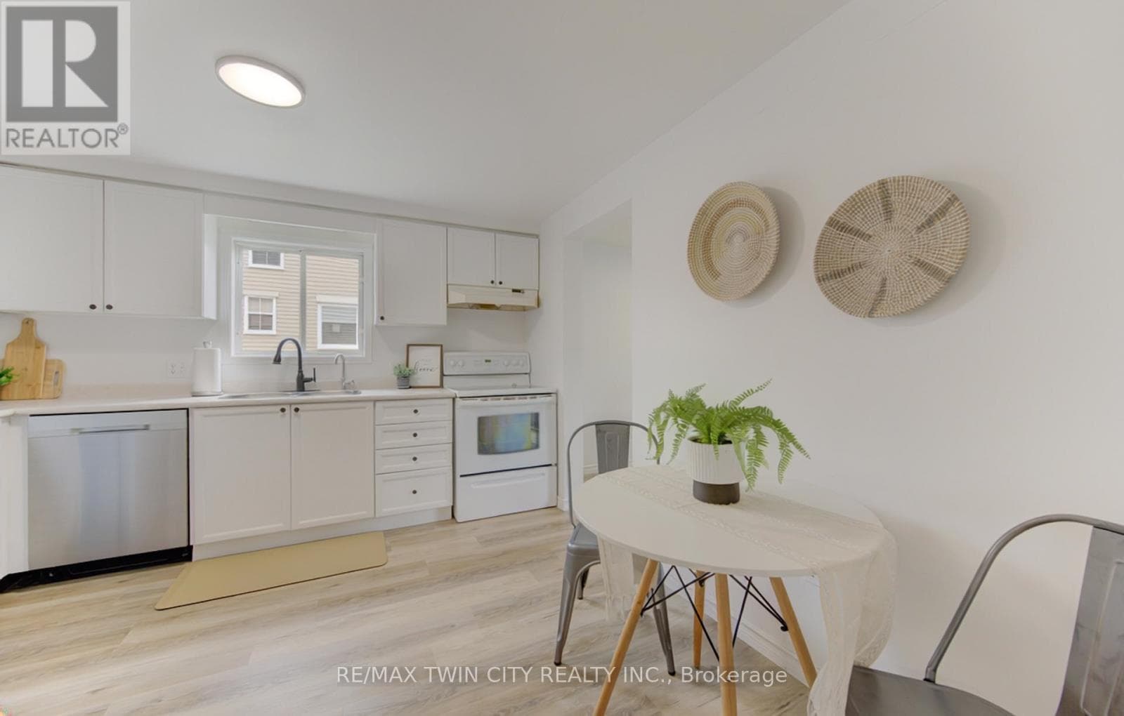 38 CASSIDY COURT, Toronto — photo 3