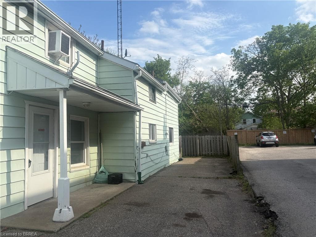 13 SHERIDAN STREET, Brantford — photo 3