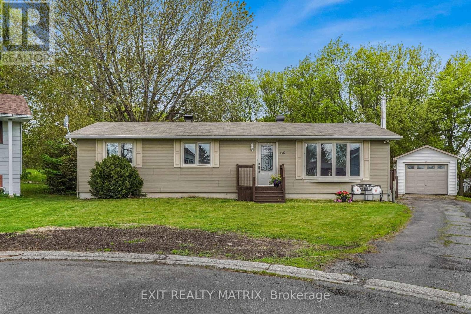 136 MARTEL CRESCENT, Cornwall — photo 2