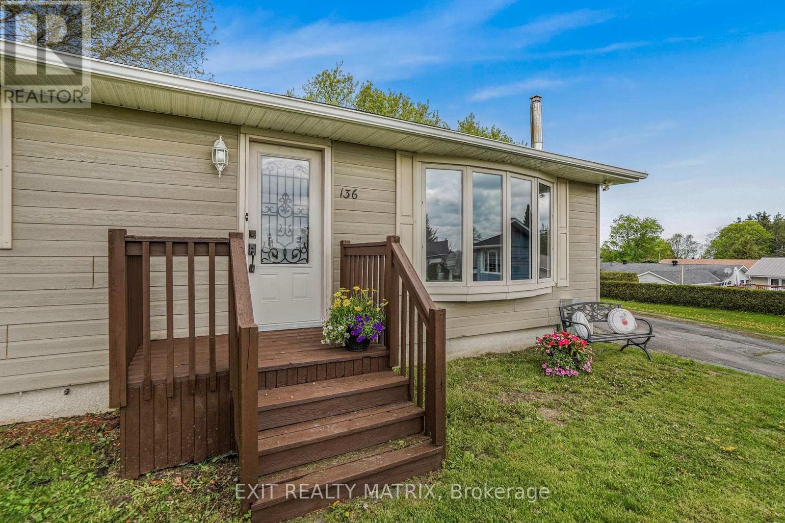 136 MARTEL CRESCENT, Cornwall — photo 3
