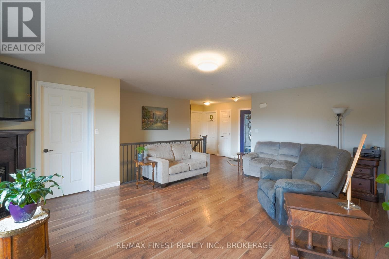 23 CREIGHTON DRIVE, Kingston — photo 3