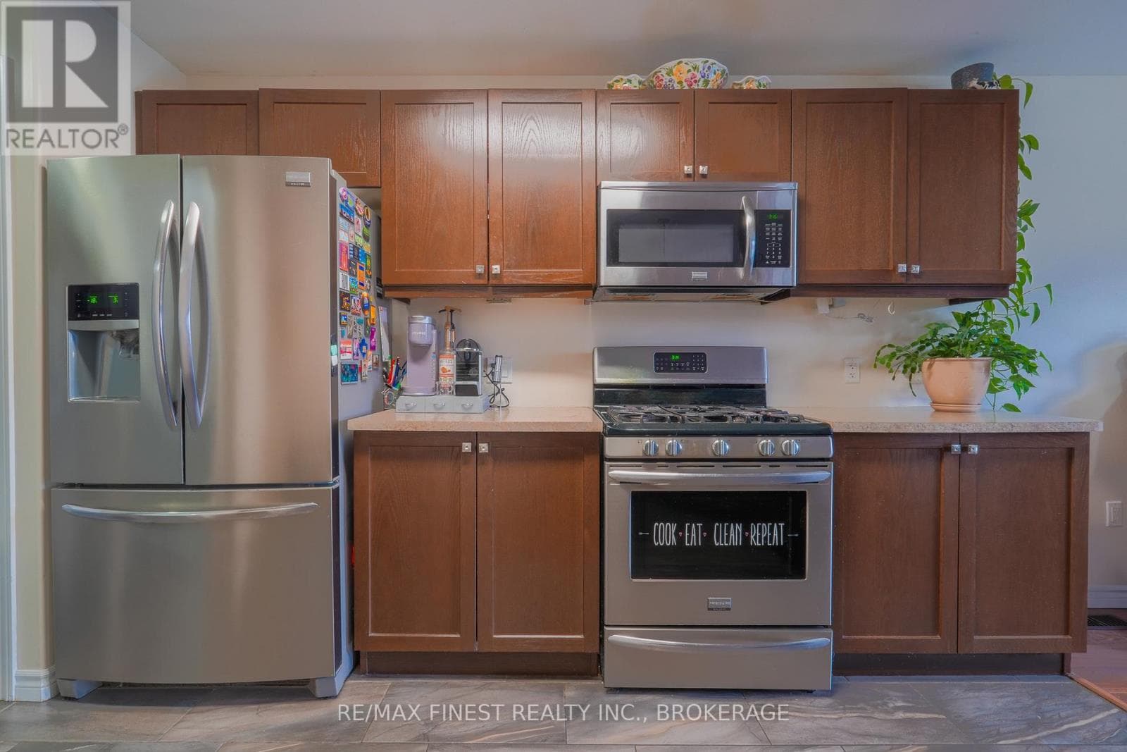 23 CREIGHTON DRIVE, Kingston — photo 4