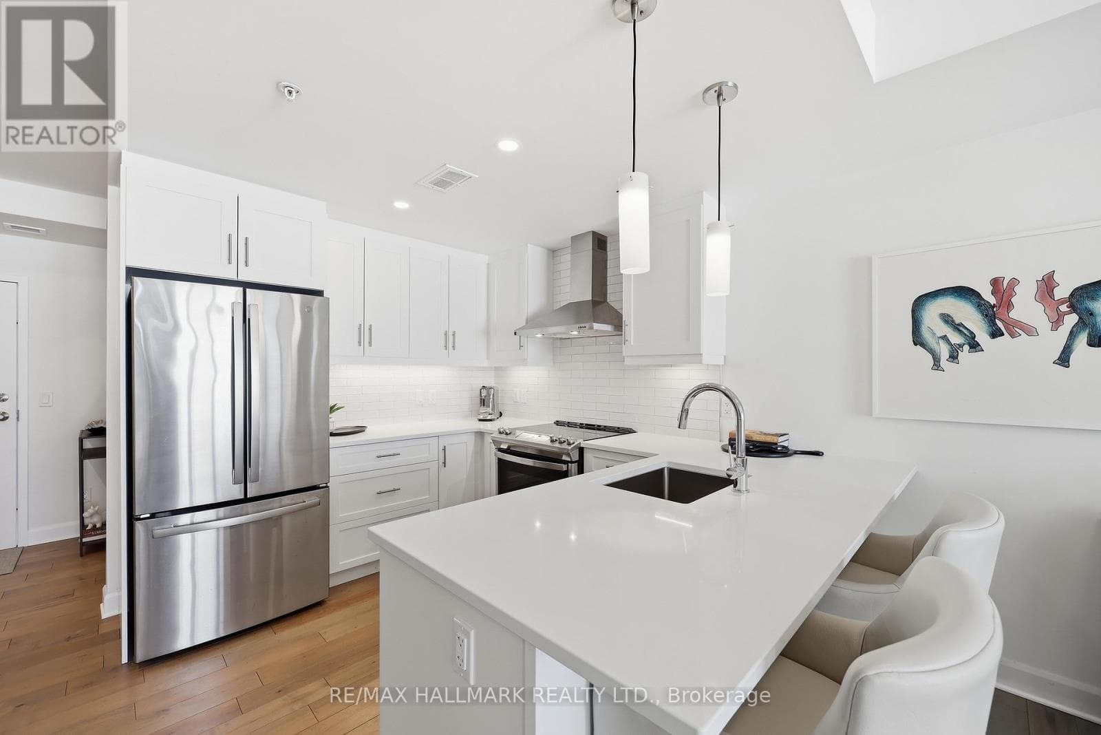 318 - 129B SOUTH STREET, Toronto — photo 5
