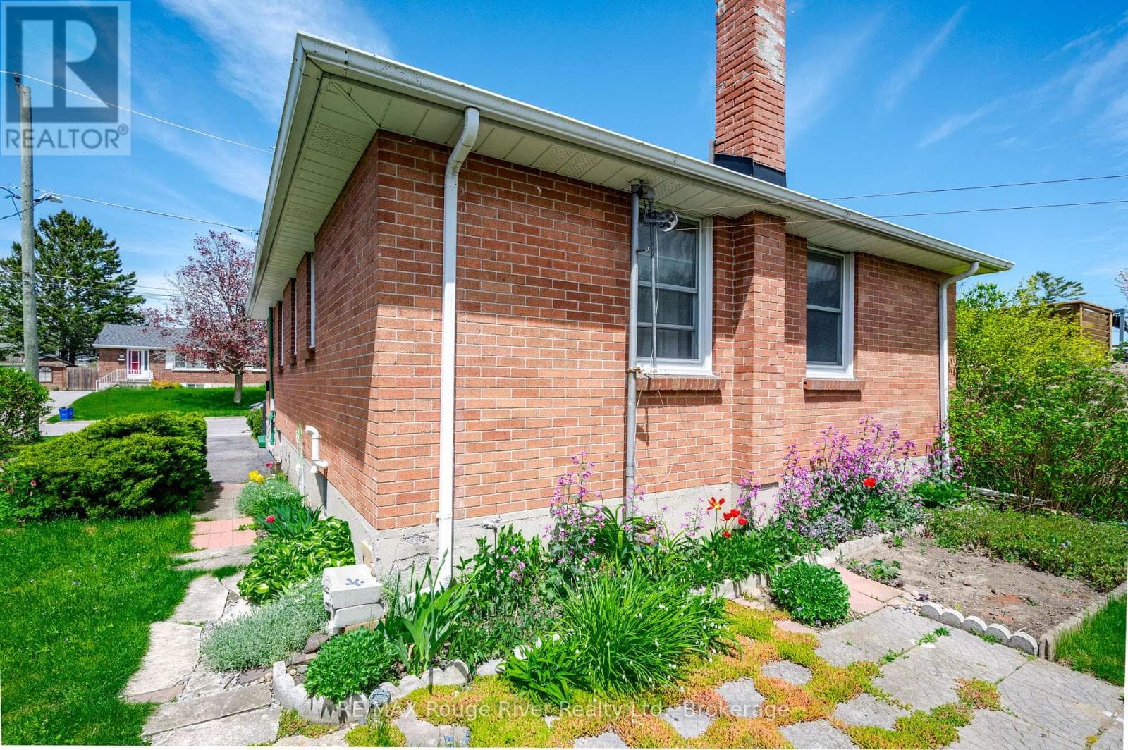 525 BARBARA STREET, Central Lakes — photo 3
