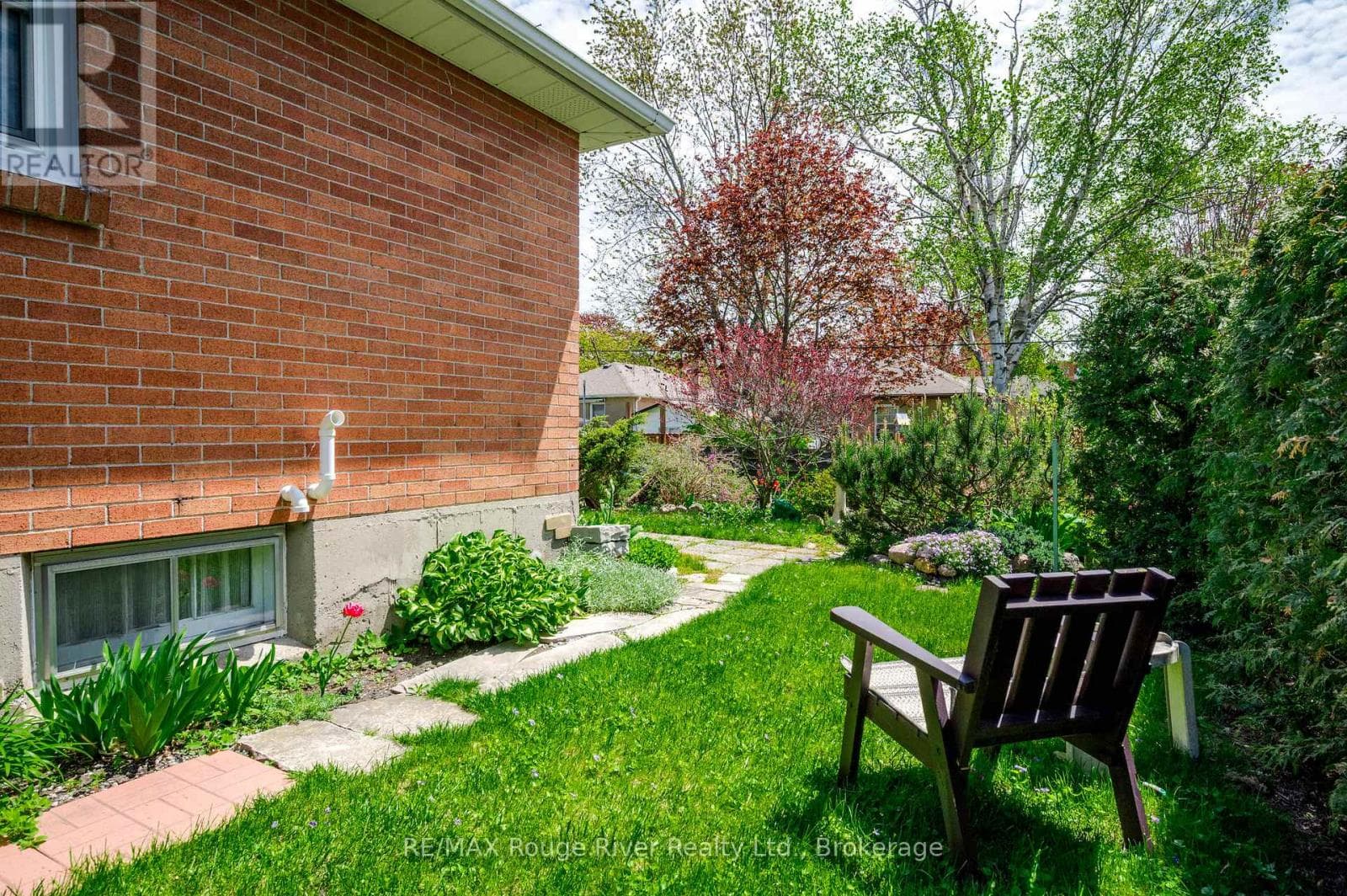 525 BARBARA STREET, Central Lakes — photo 4