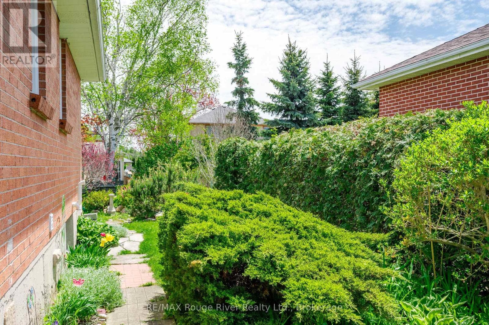525 BARBARA STREET, Central Lakes — photo 5