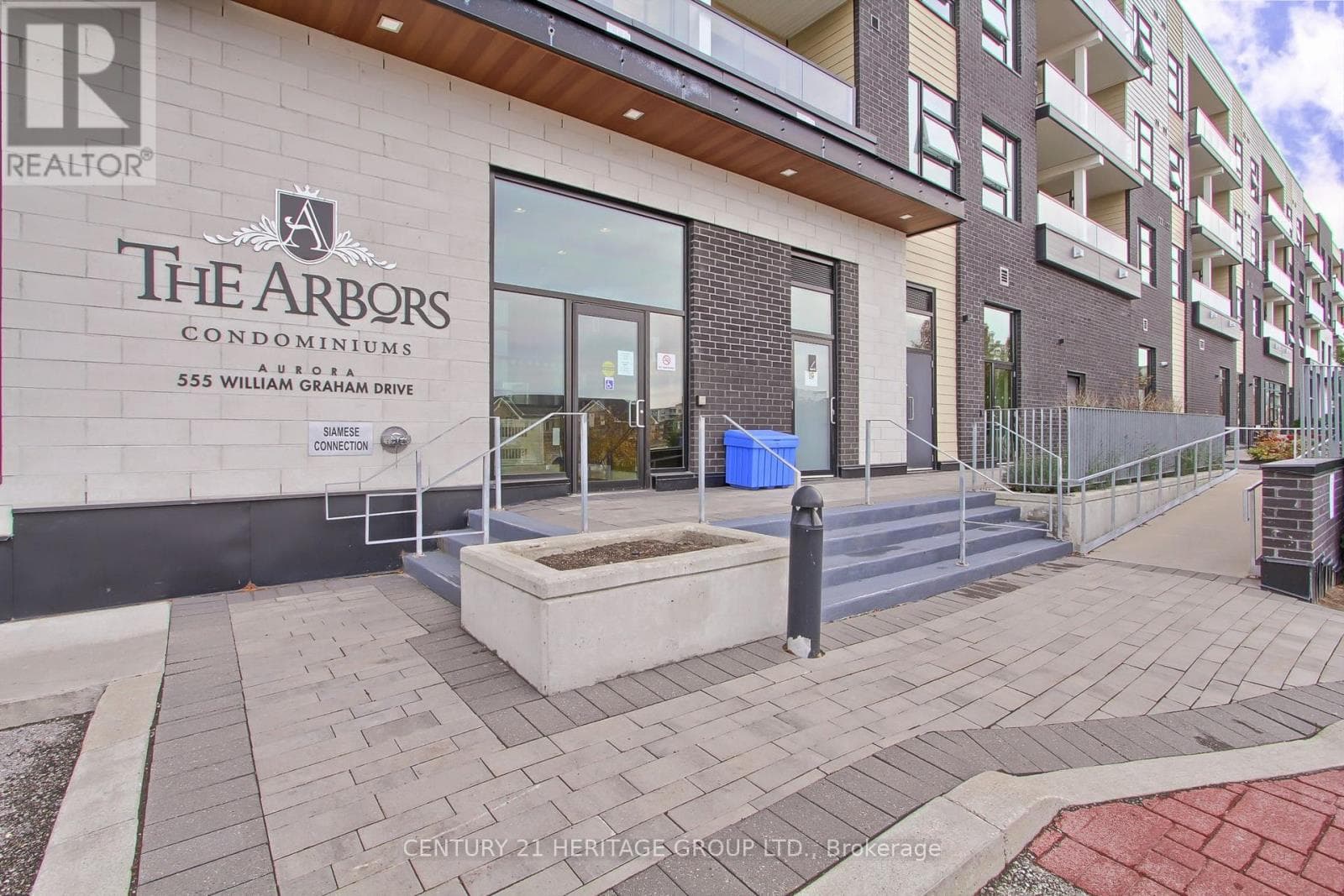 250 - 555 WILLIAM GRAHAM DRIVE in Aurora Centre North