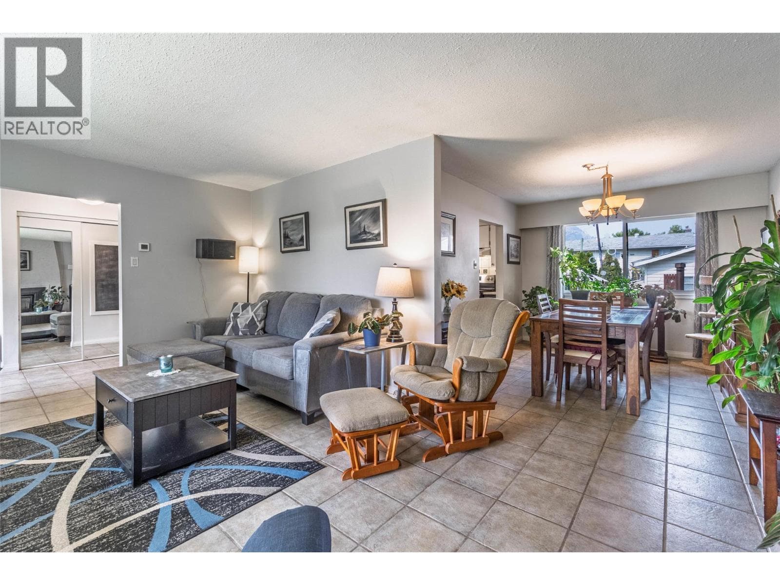 520 3RD Avenue, Interior REALTORS® — photo 2
