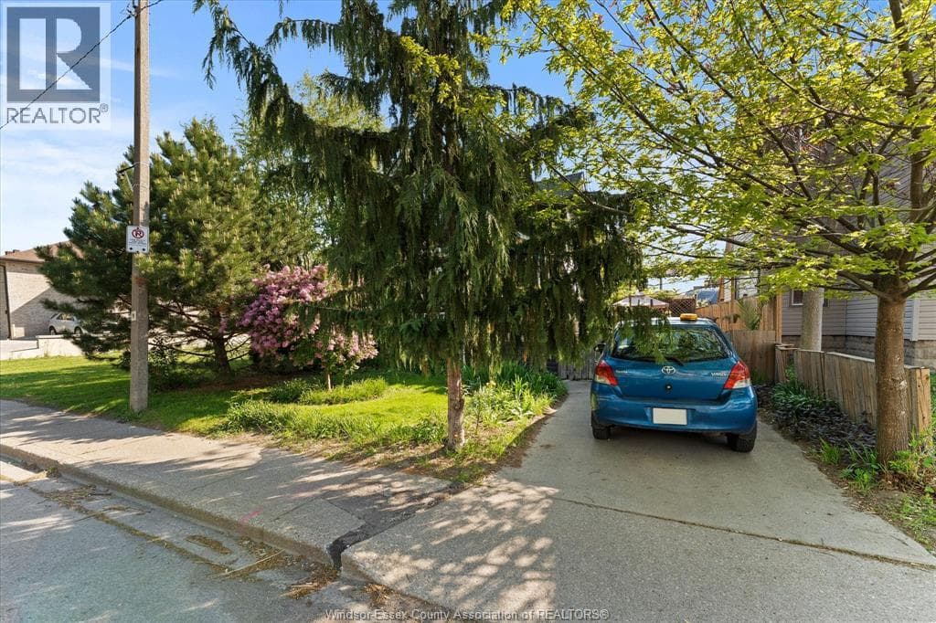 552 PARENT AVENUE, Windsor — photo 3