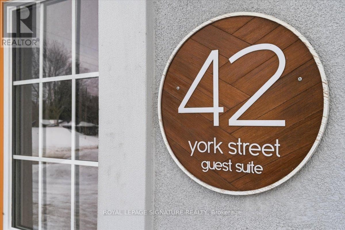 42 YORK STREET in 