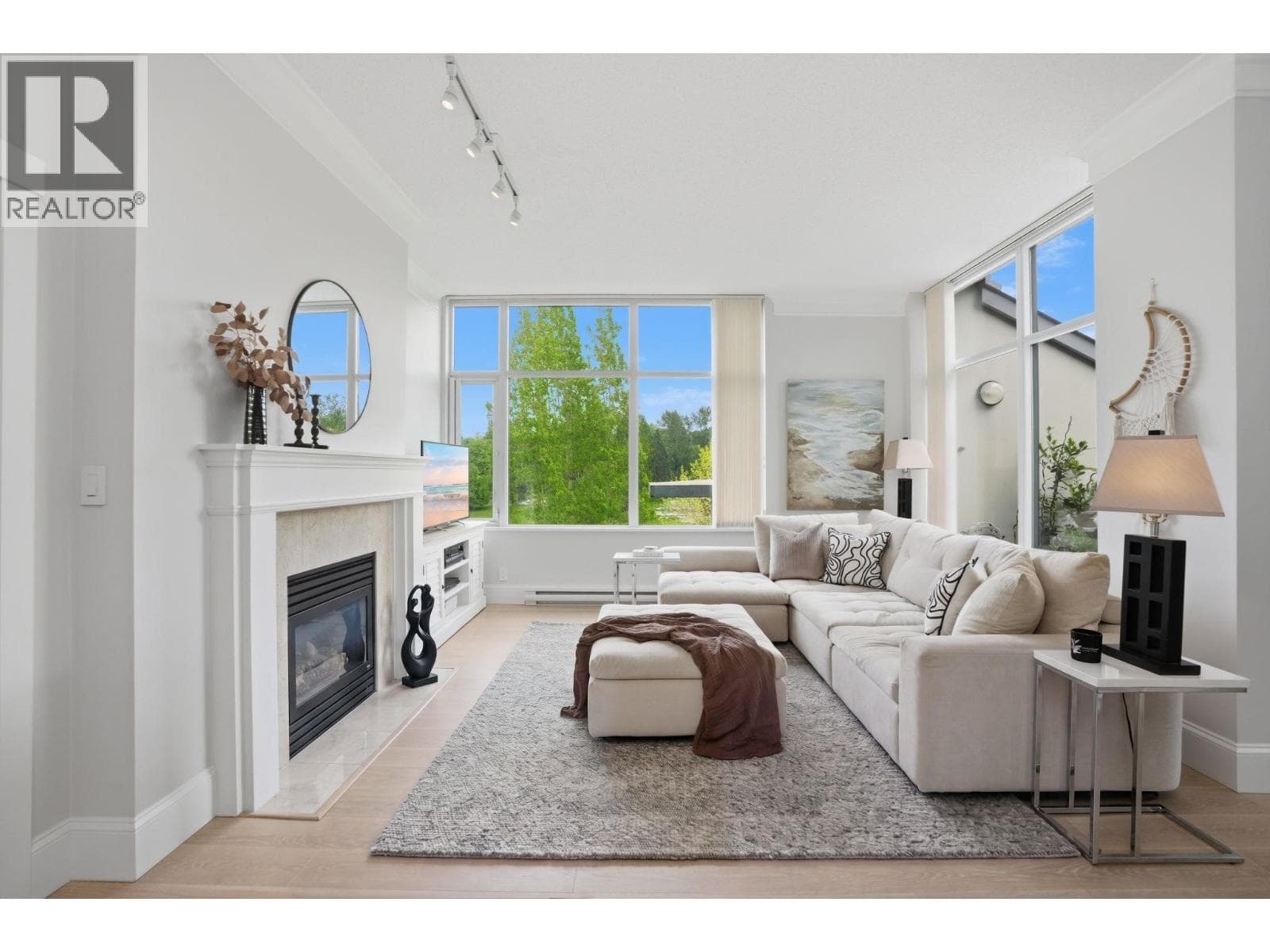 PH711 4759 VALLEY DRIVE in Arbutus Ridge