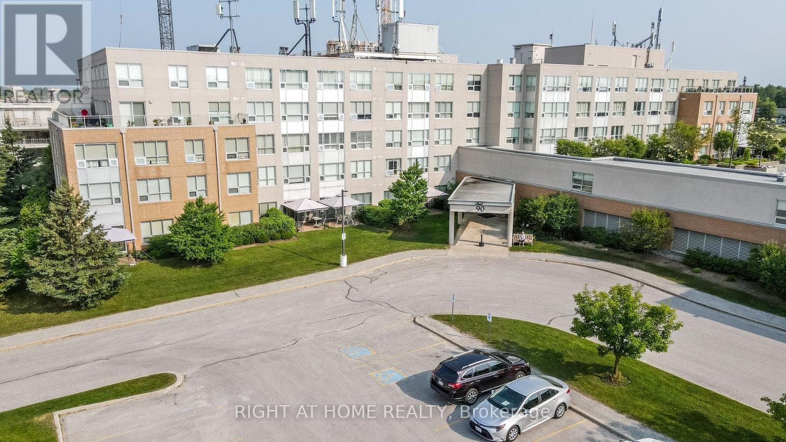 310 - 90 DEAN AVENUE in 