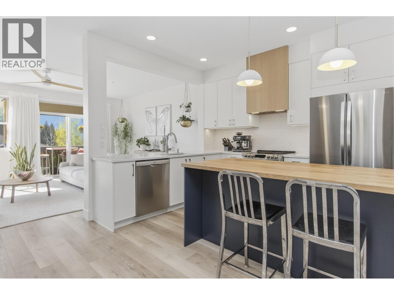 6 1024 GLACIER VIEW DRIVE, Greater Vancouver — photo 2