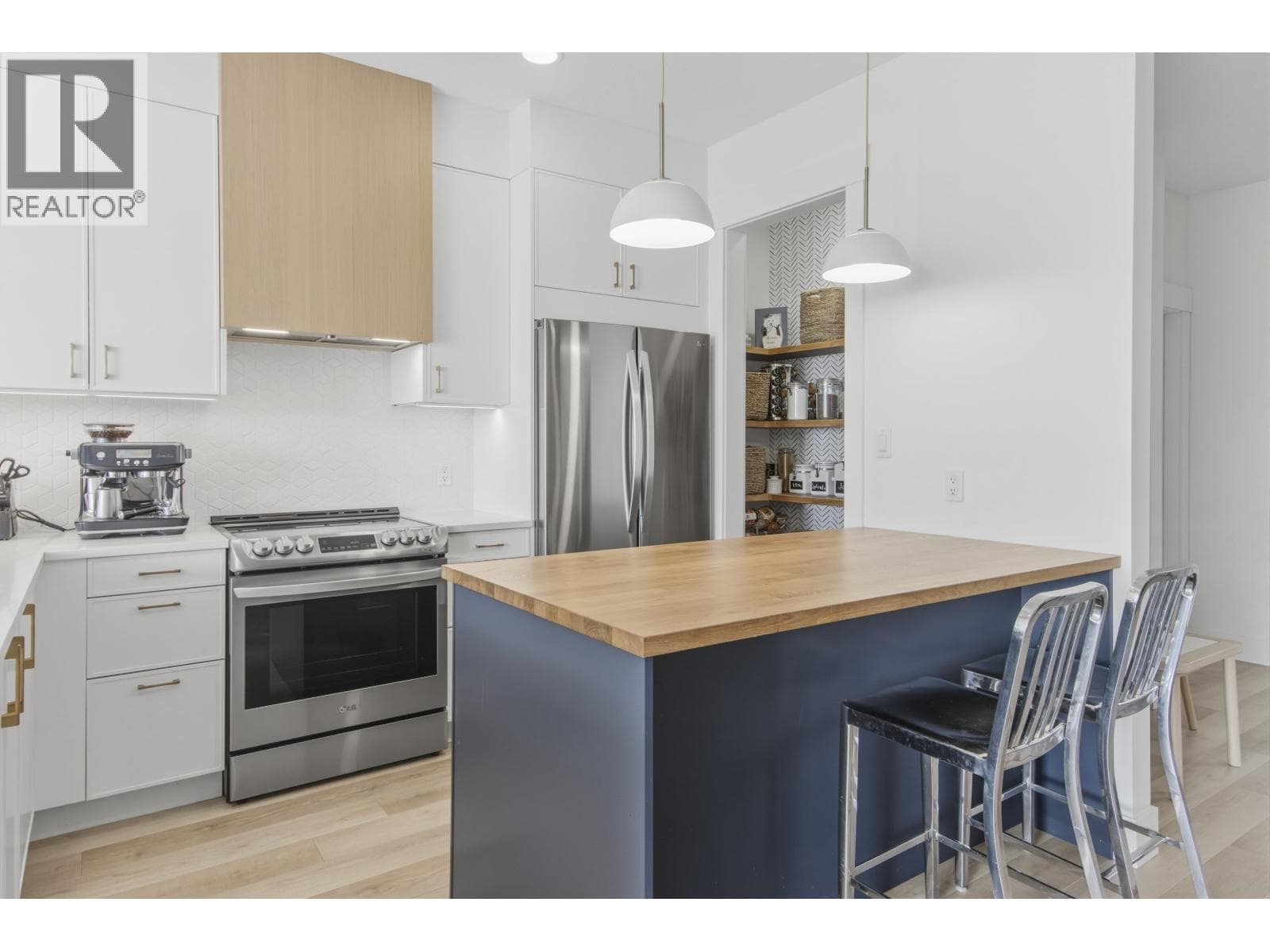 6 1024 GLACIER VIEW DRIVE, Greater Vancouver — photo 4