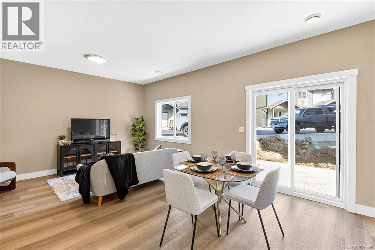 101 5535 WOODLAND CRESCENT EAST, Vancouver Island — photo 4