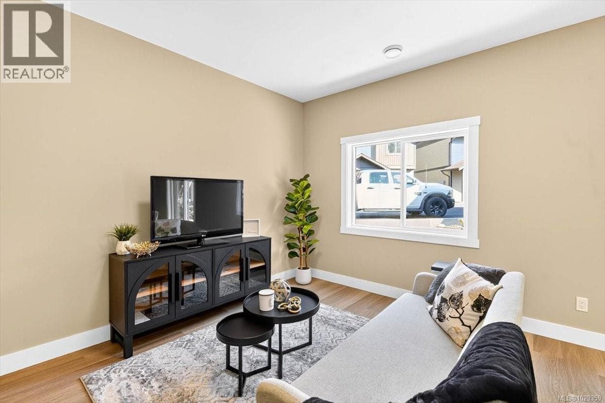 101 5535 WOODLAND CRESCENT EAST, Vancouver Island — photo 5