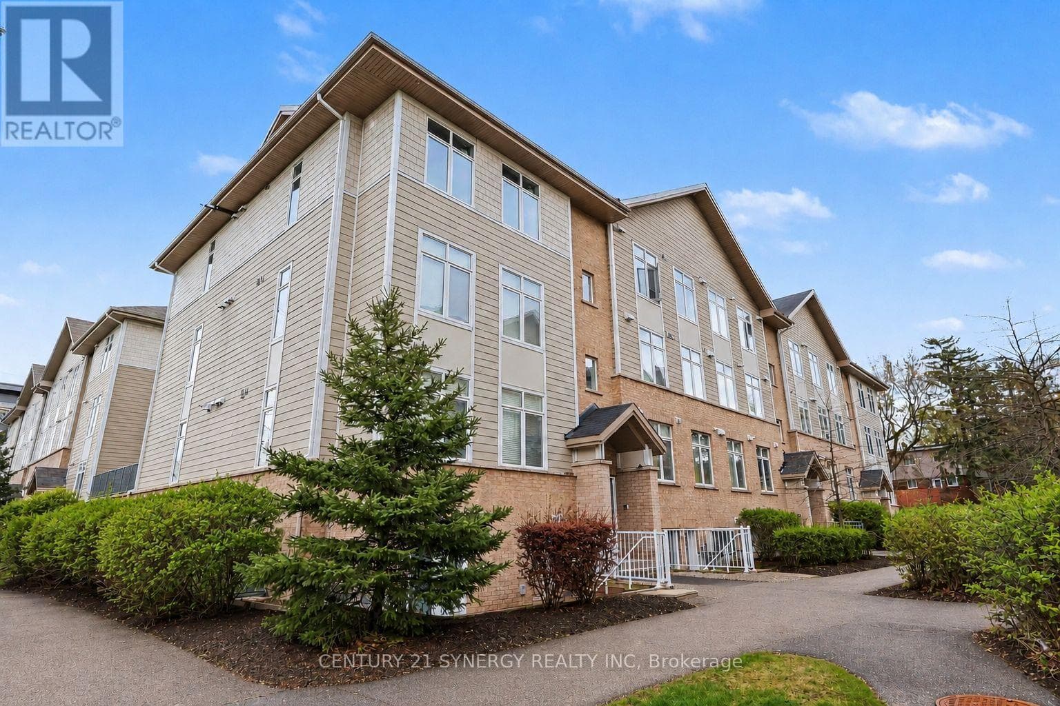 318 D EVEREST PRIVATE in RIVERVIEW