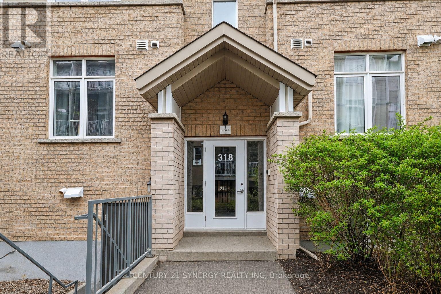 318 D EVEREST PRIVATE, Ottawa — photo 2